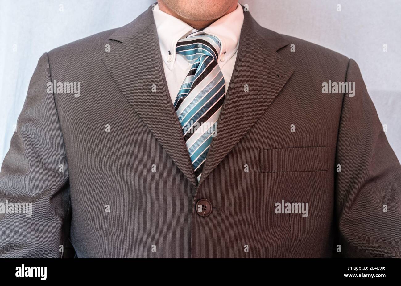 Man in blue suit hi-res stock photography and images - Alamy