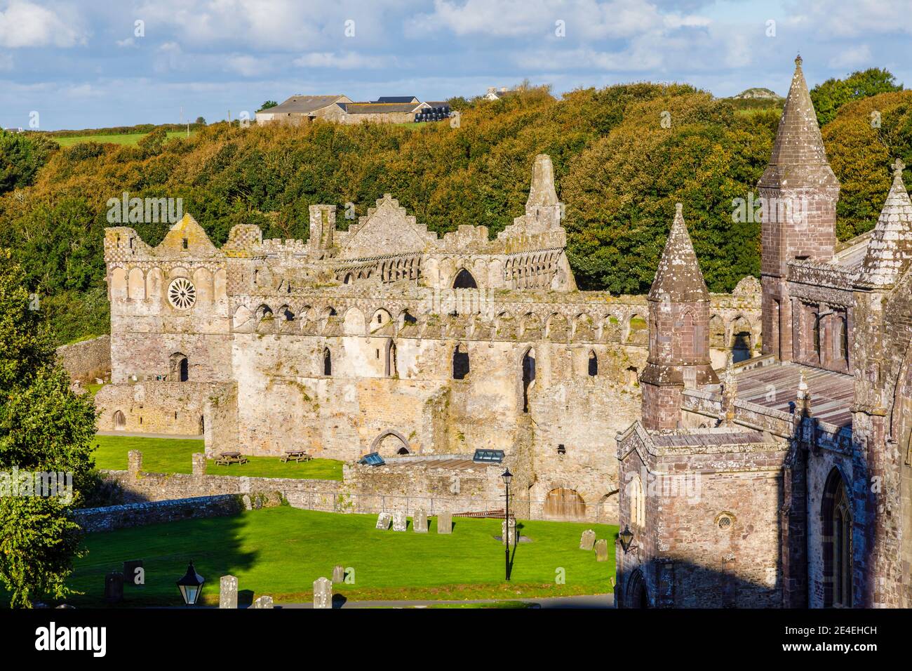 The ruined Bishop's Palace at St David's Cathedral (Eglwys Gadeiriol Tyddewi) in St David's, a small cathedral city in Pembrokeshire, south west Wales Stock Photo