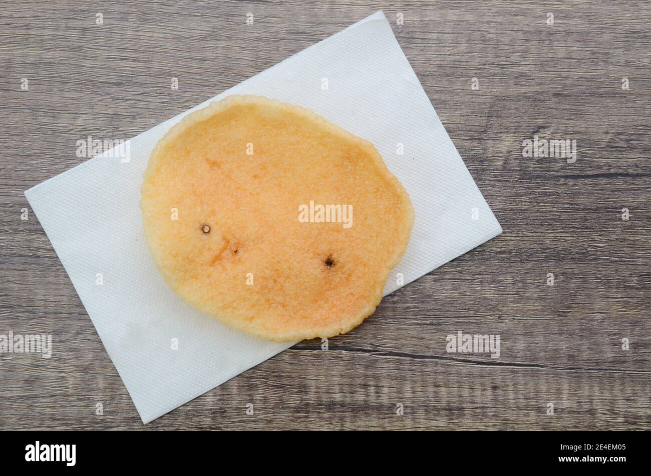 A single fried prawn cracker Stock Photo Alamy