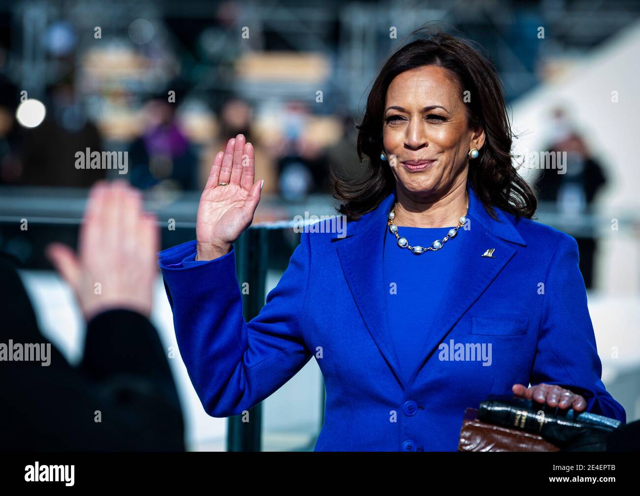 Washington, United States Of America. 20th Jan, 2021. U.S. Supreme Court Justice Sonia Sotomayor administers the oath of office to Vice President Kamala Harris during the 59th Presidential Inauguration ceremony at the West Front of the U.S. Capitol January 20, 2021 in Washington, DC Credit: Planetpix/Alamy Live News Stock Photo