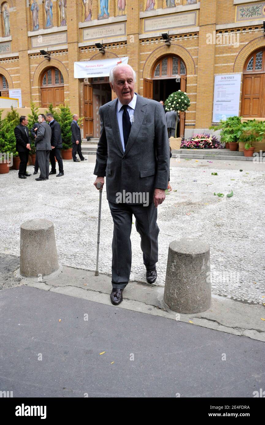Hubert de Givenchy attending funeral mass of Pierre-Christian Taittinger Former Mayor of 16th district of Paris and Former Senator at the church Saint Honore d'Eylau in Paris, France on October 1st, 2009. Photo by Christophe Guibbaud/ABACAPRESS.COM Stock Photo