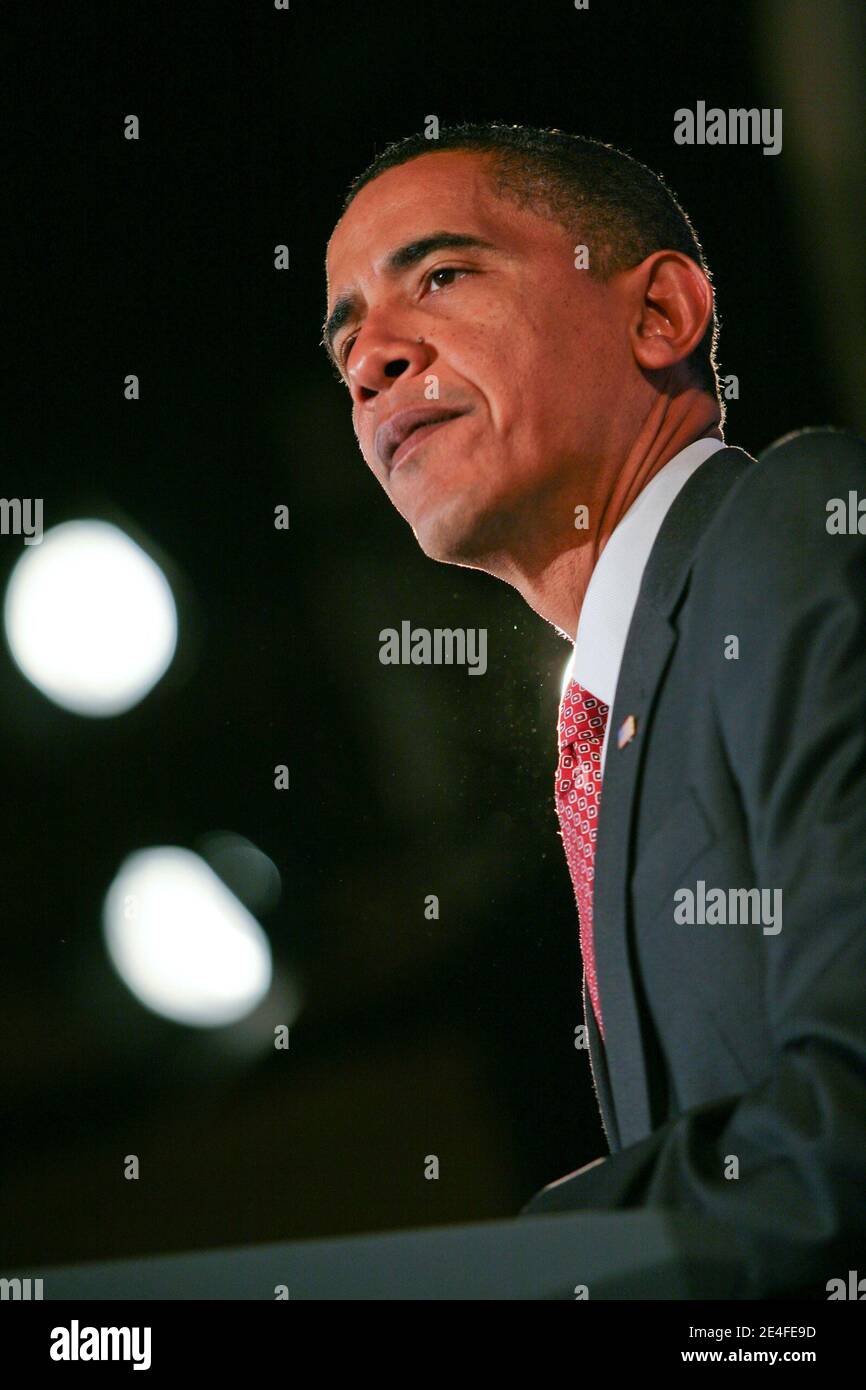 US President Barack Obama gave remarks at the Democratic Governors Association fundraiser, held at the St. Regis Hotel in Washington, DC, USA on October 1, 2009. Photo by Gary Fabiano/ABACAPRESS.COM Stock Photo