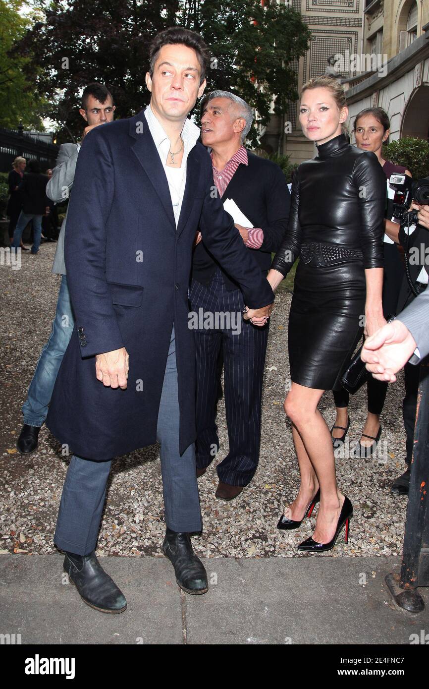 Kate Moss and her boyfriend Jamie Hince attending the Miu Miu's Spring-Summer 2010 ready-to-wear collection show in Paris, France on October 7, 2009. Photo by Denis Guignebourg/ABACAPRESS.COM Stock Photo
