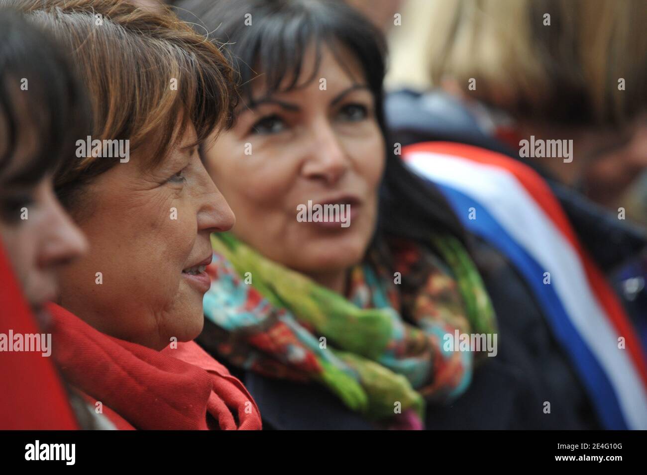 Manifestation nationale contre toutes les discriminations, pour lÍegalite et les droits des femmes a Paris, Martine AUBRY, Premiere Secretaire Gaelle LENFANT (Secretaire nationale adjointe aux droits des femmes, Marie Georges Buffet PCF, Anne Hidalgo, Jean-Luc Melenchon, Olivier Besancenot, Bernard Thibault, ils ont defiles de la Place de la Bastille a Republique. France, le 17 Octobre2009. Photo by Mousse/ABACAPRESS.COM Stock Photo