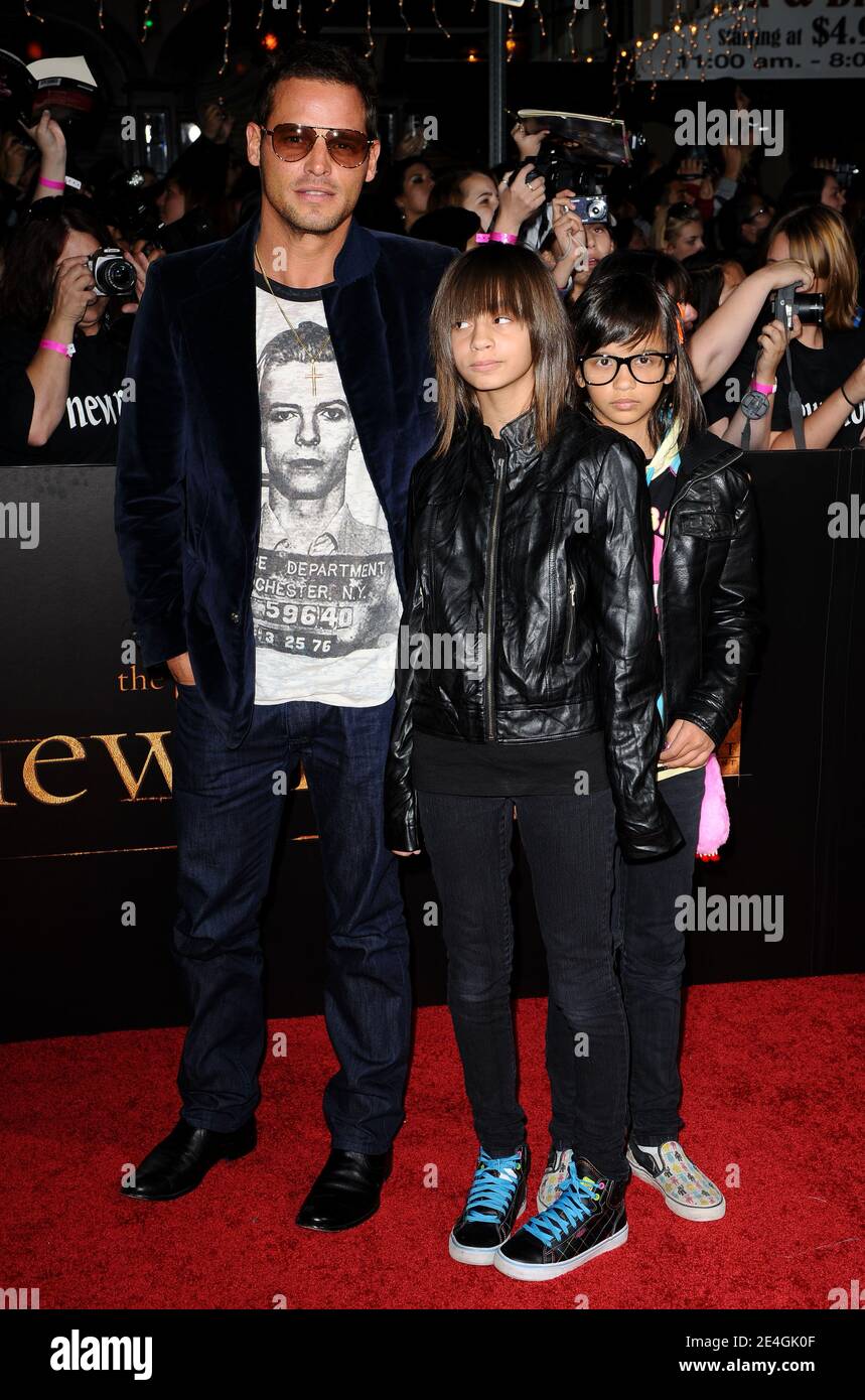 Justin Chambers attends the Twilight Saga New Moon premiere held at the