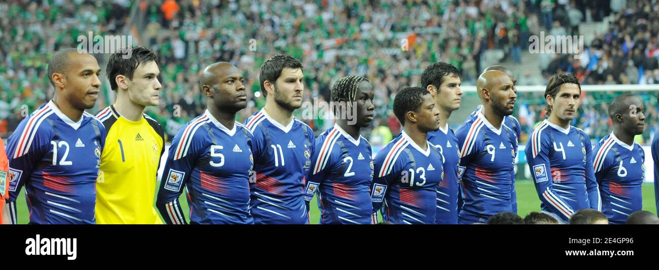 France's Thierry Henry, Hugo Lloris, William Gallas, Pierre Andre Gignac, Bacary Sagna, Patrice Evra, Yoann Gourcuff, Nicolas Anelka, Julien Escude, Lassana Diarra before World Cup Play-off soccer match, France vs Republic of Ireland in Stade de France, Saint-Denis,, France, on November 18, 2009. The Match ended in a 1-1 draw. Photo by Philipe Montigny/ABACAPRESS.COM Stock Photo