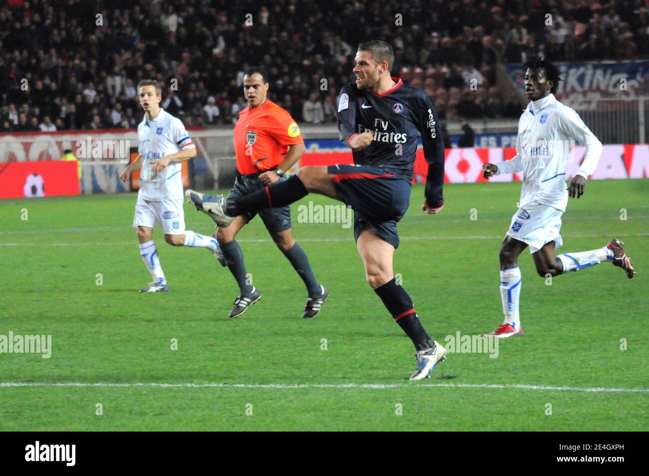 Psg's Sylvain Armand in action during the UEFA Cup football match Paris  Saint-Germain vs Panathinaikos at the Parc des Princes in Paris, France on  December 13, 2006. Psg won 4-0. Photo by