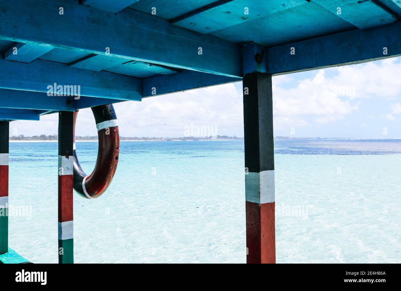 Crystal clear sea water texture hi-res stock photography and images - Alamy