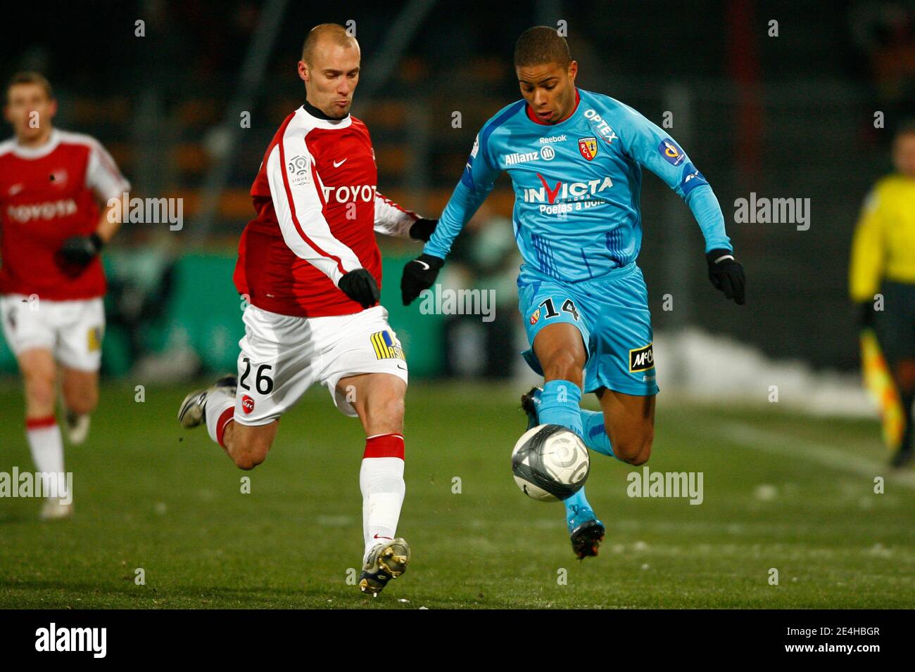 Valenciennes' Renaud Cohade fights for the ball with Lens' Kevin  Monnet-Paquet during the french first league soccer match between  Valenciennes FC (VAFC) and Racing Club de Lens (RCL) at Nungesser Stadium in