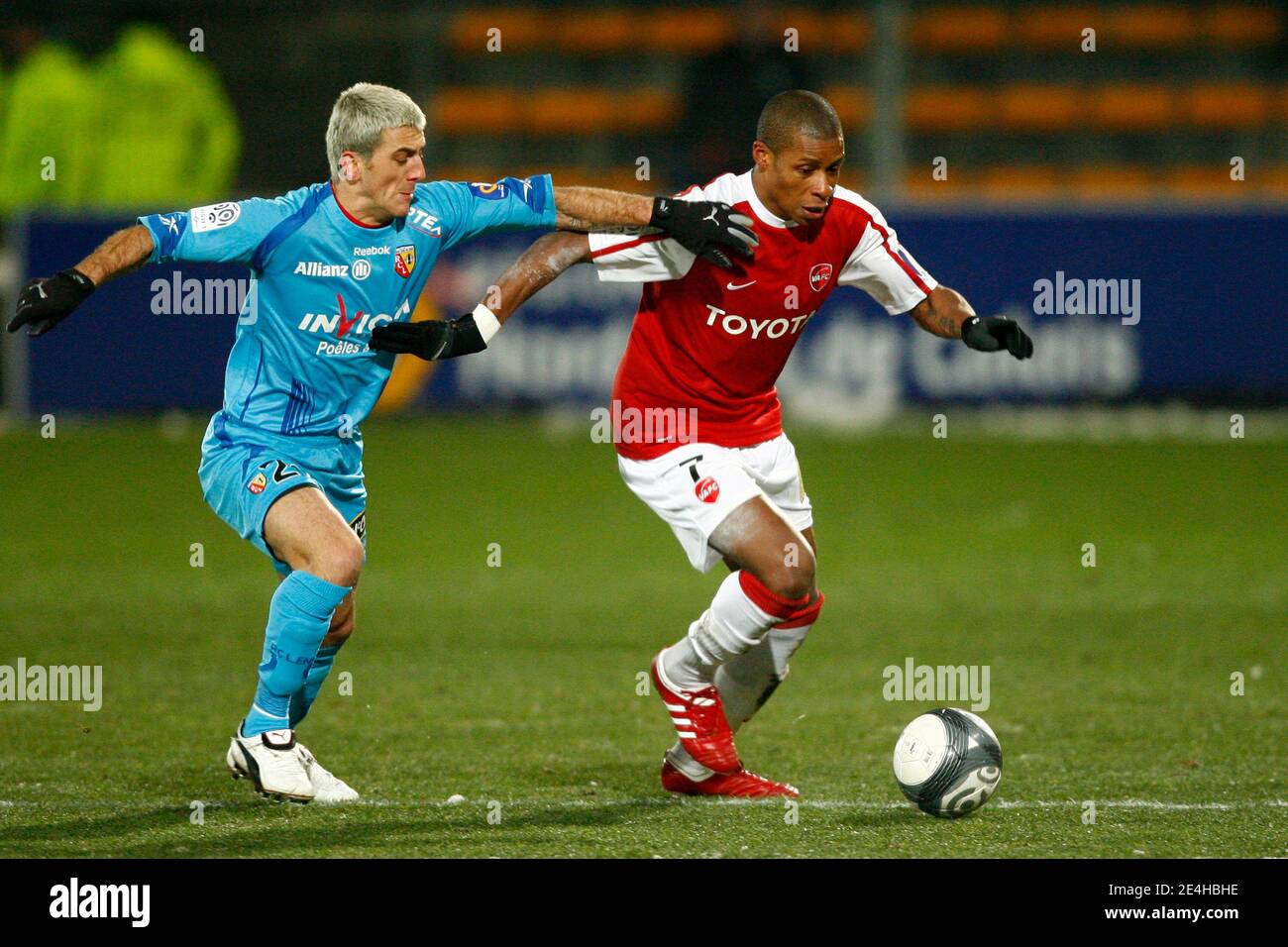 Valenciennes' Johan Audel fights for the ball with Lens' Yohan Demont  during the french first league soccer match between Valenciennes FC (VAFC)  and Racing Club de Lens (RCL) at Nungesser Stadium in