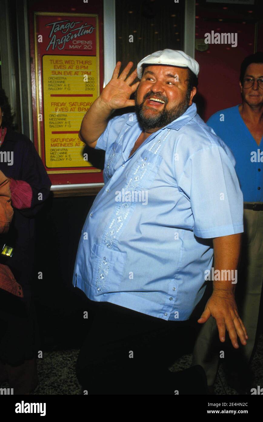 Dom deluise hi-res stock photography and images - Alamy