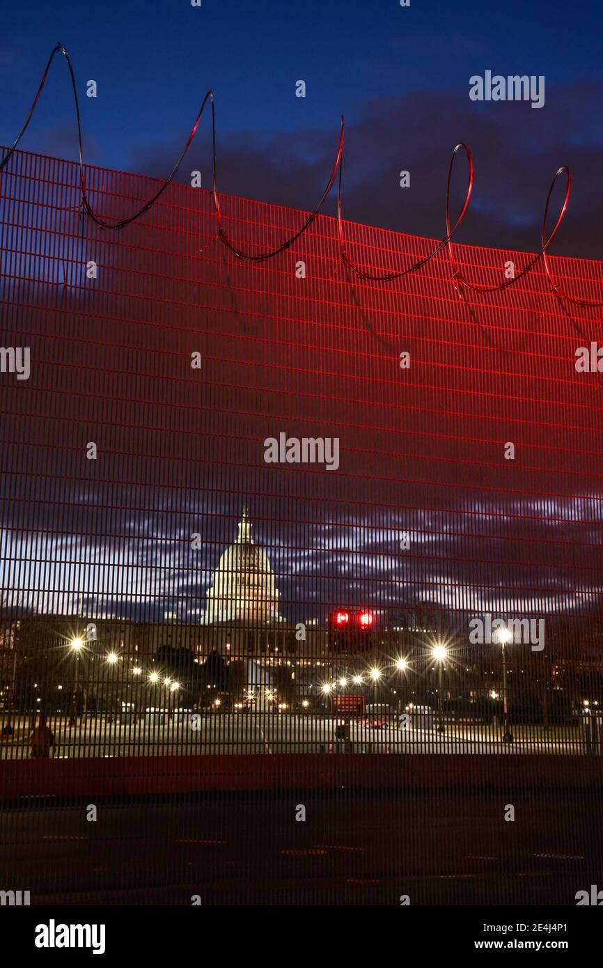 Capital Building Razor Wire Razor wire images hi-res stock photography and images - Alamy