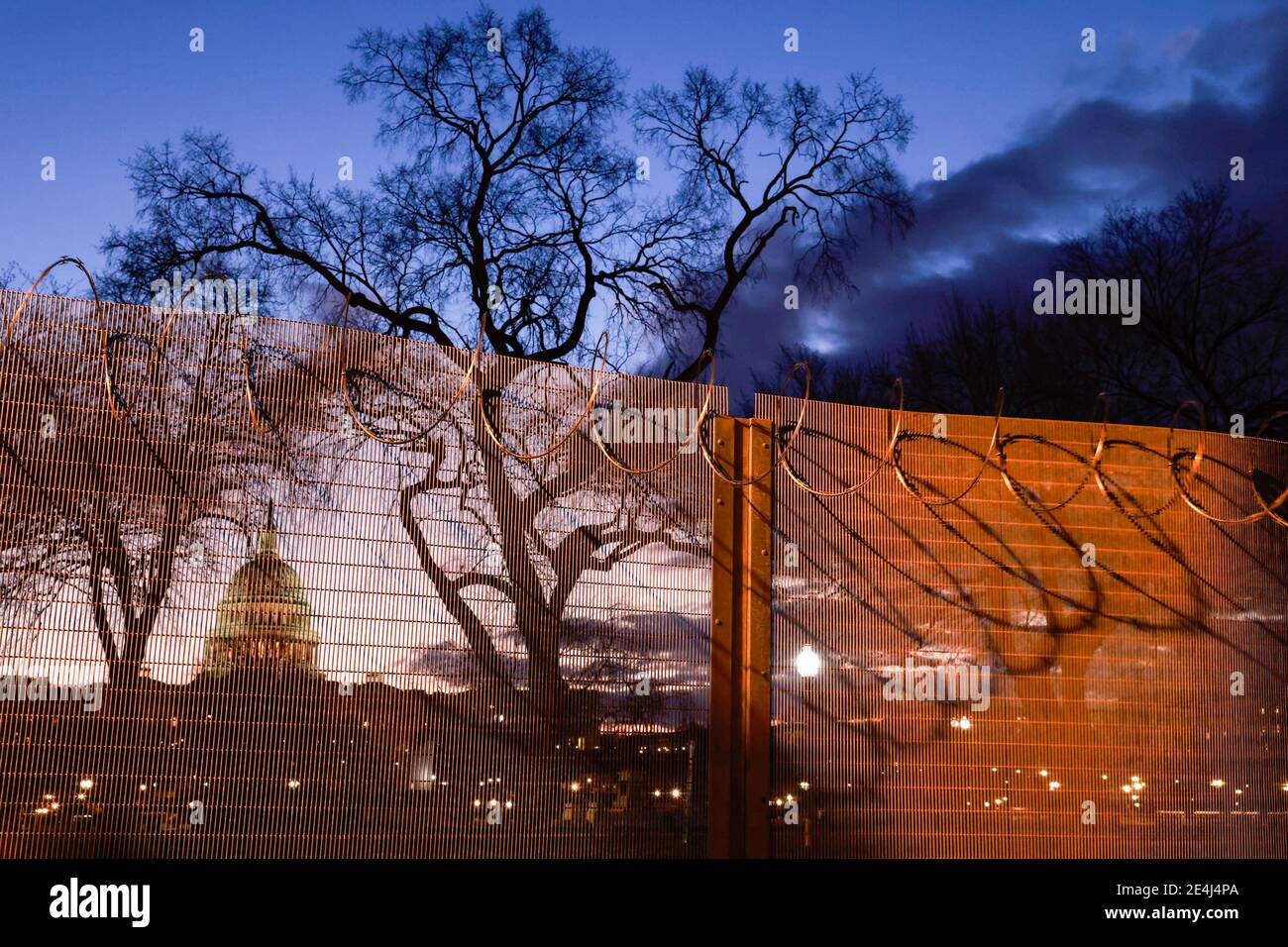 Capital Building Razor Wire Razor wire images hi-res stock photography and images - Alamy