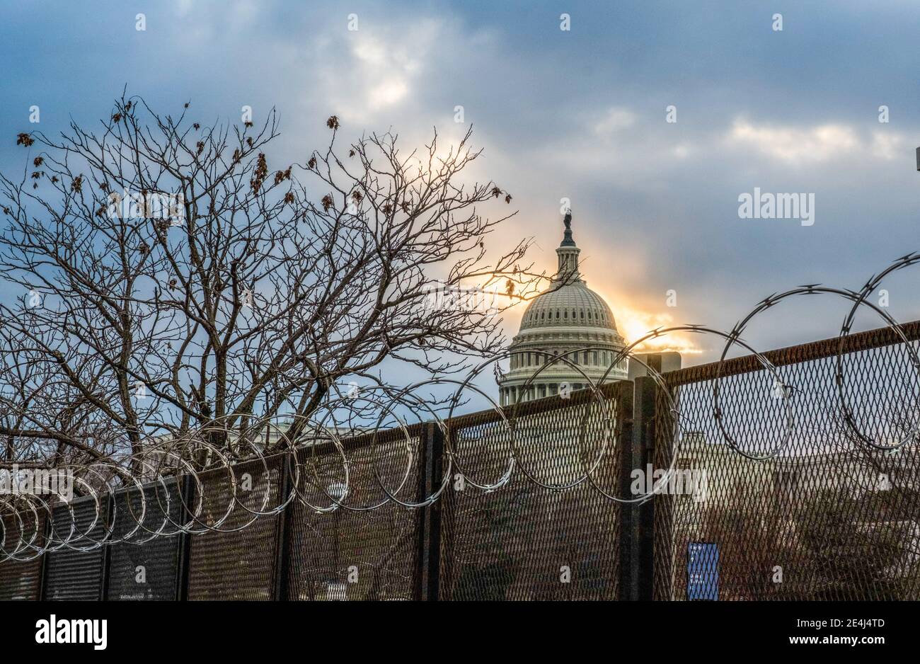 Capital Building Razor Wire Razor wire images hi-res stock photography and images - Alamy