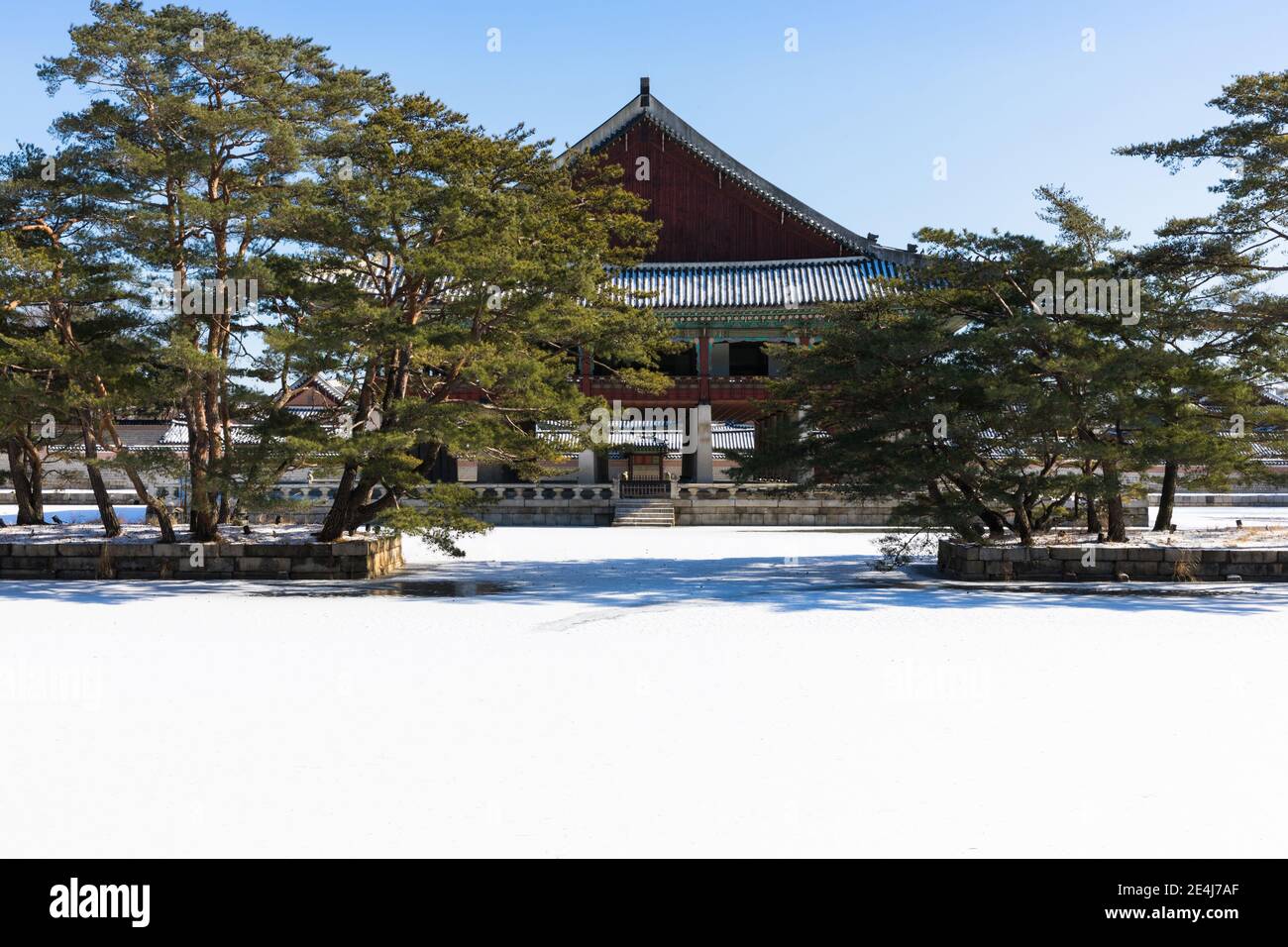 Winter morning scenery in Korea, Gyeonghoeru covered with snow inside Gyeongbokgung Palace. Stock Photo
