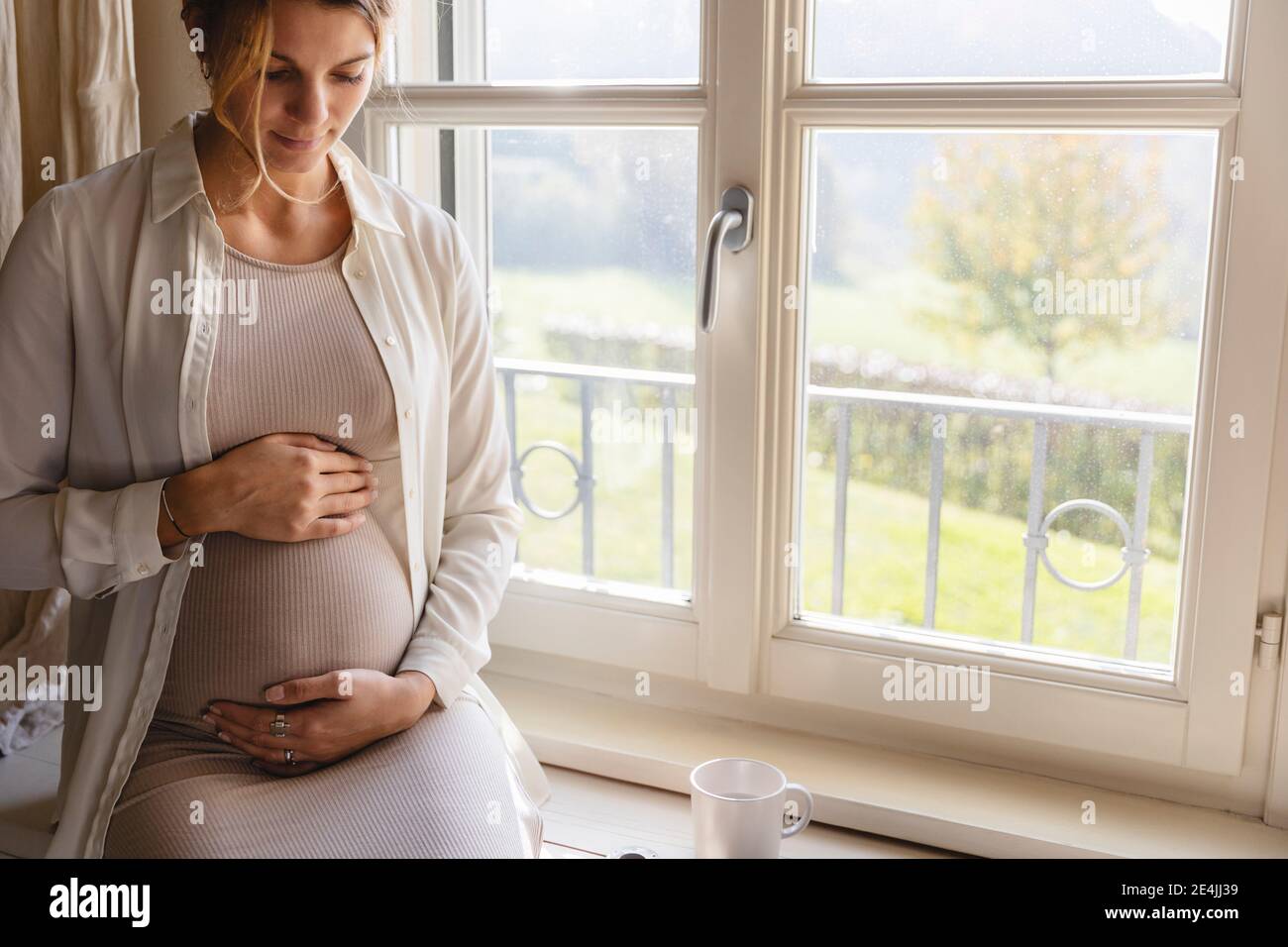 Pregnant belly food hi-res stock photography and images - Alamy