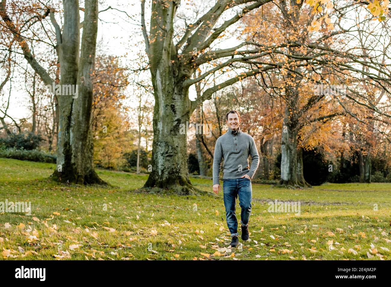 man-walking-front-view-hi-res-stock-photography-and-images-alamy