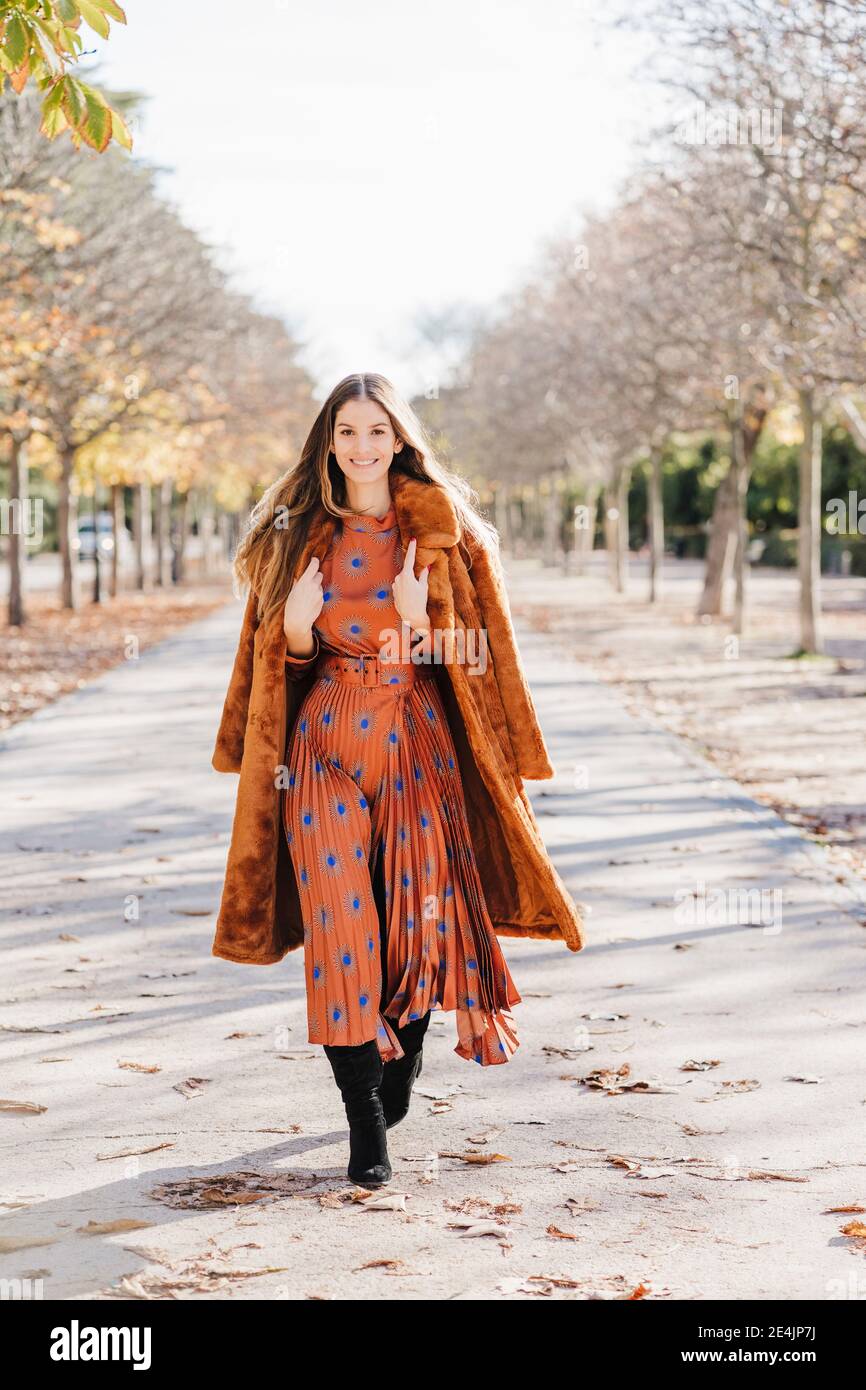 Woman Wearing Fur Coat High Resolution Stock Photography and Images - Alamy