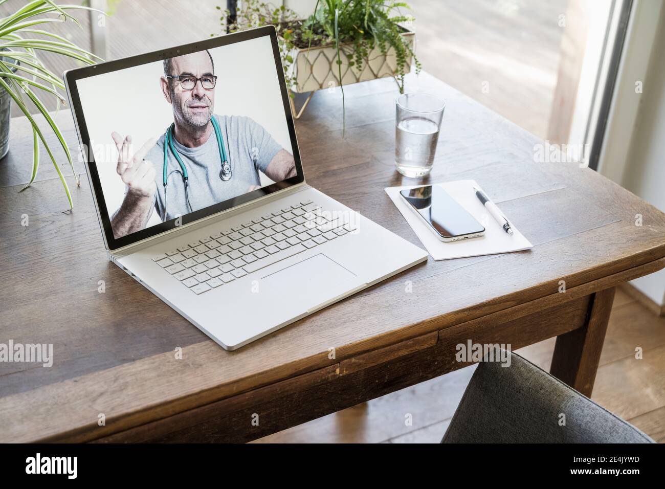 Mature male doctor on hi-res stock photography and images - Alamy