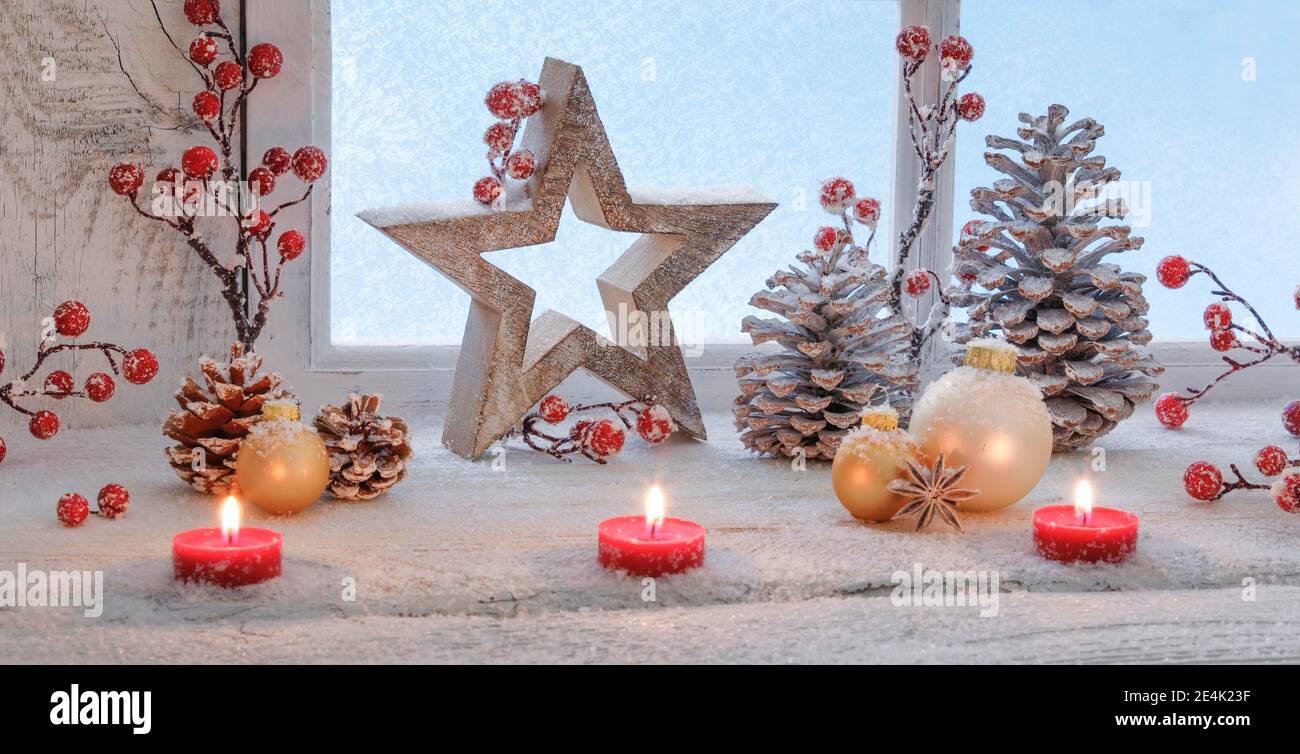 Natural Advent decoration with candles Stock Photo Alamy