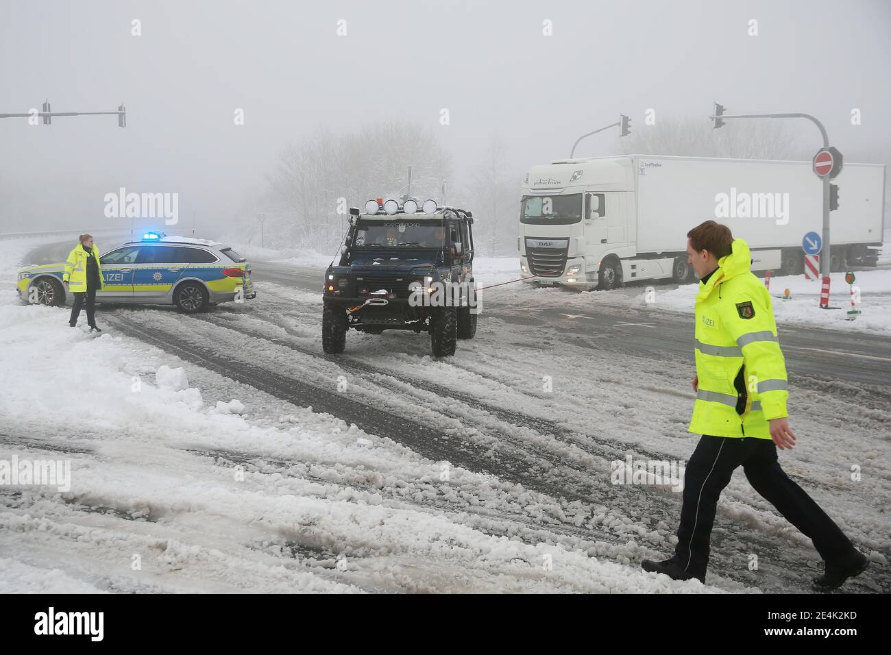 A Landrover Defender High Resolution Stock Photography And Images Alamy