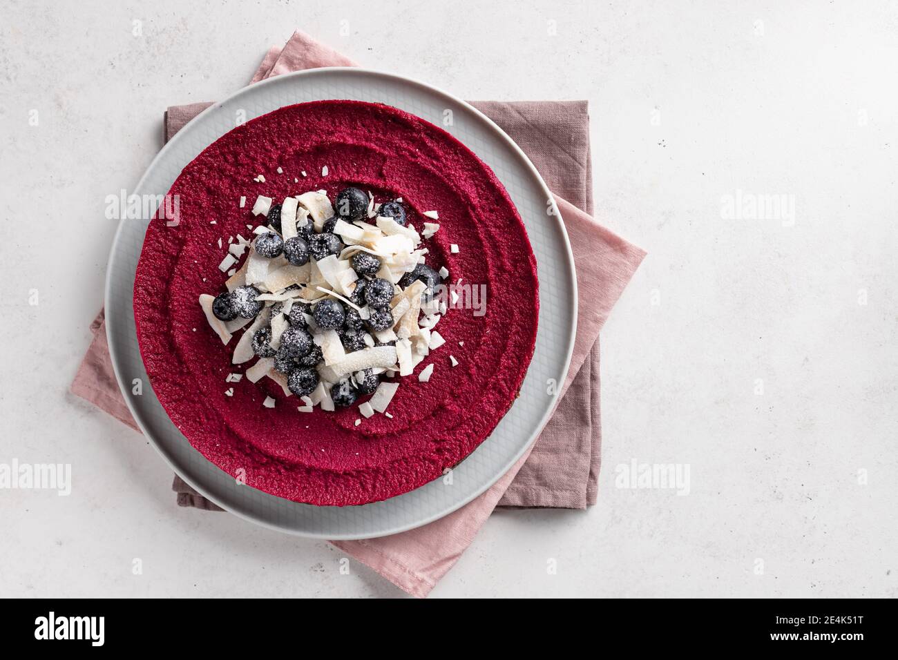 raw vegan beetroot cake. vegan birthday cake Stock Photo