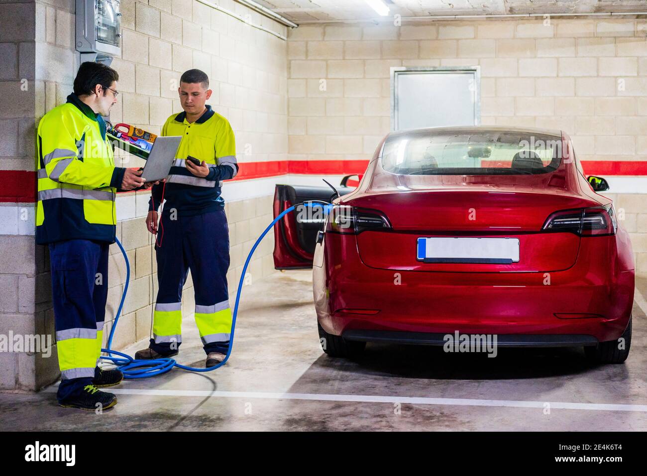 Programmers coding hi-res stock photography and images - Alamy