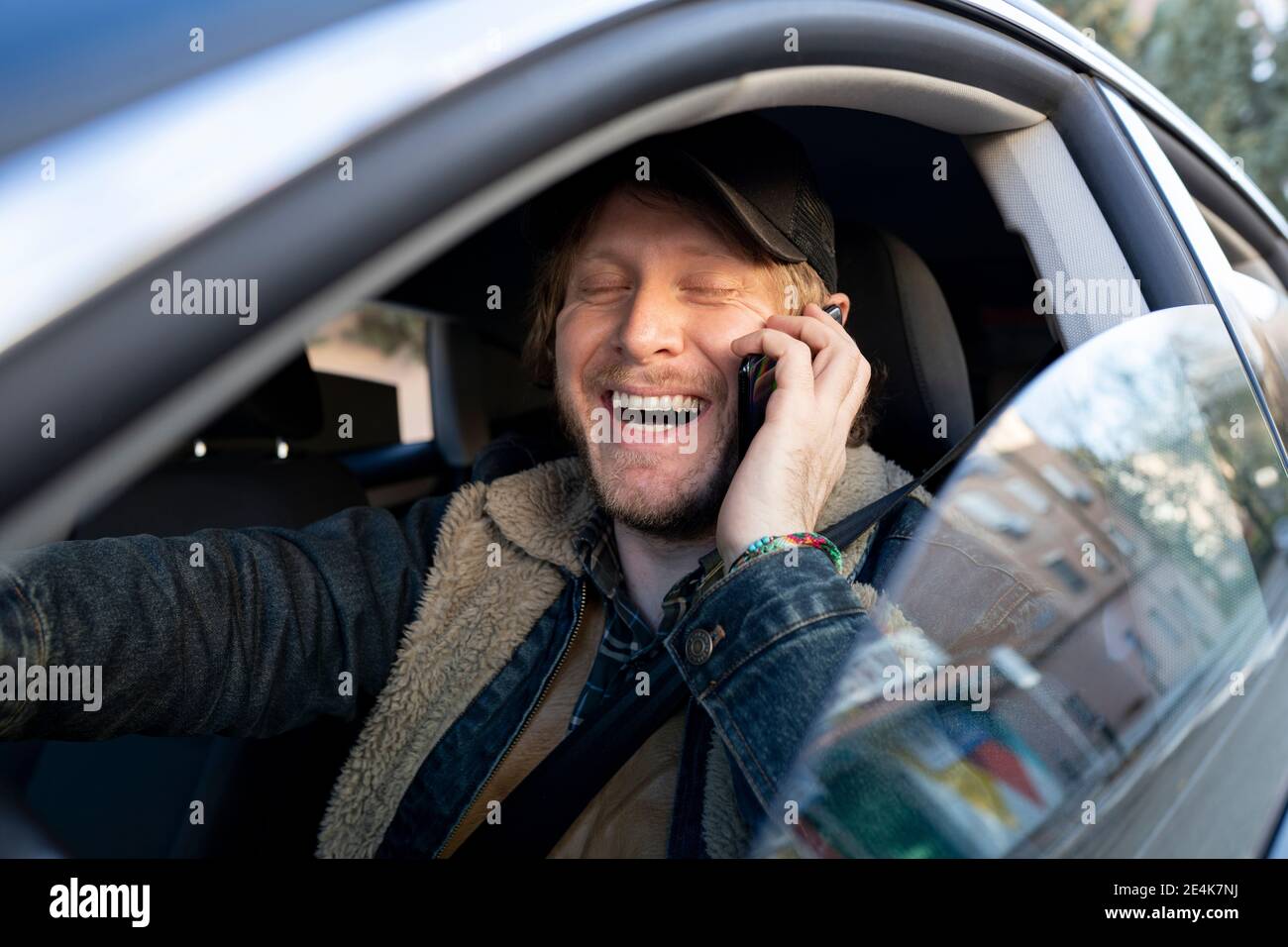 Talking Through Car Window High Resolution Stock Photography And Images Alamy