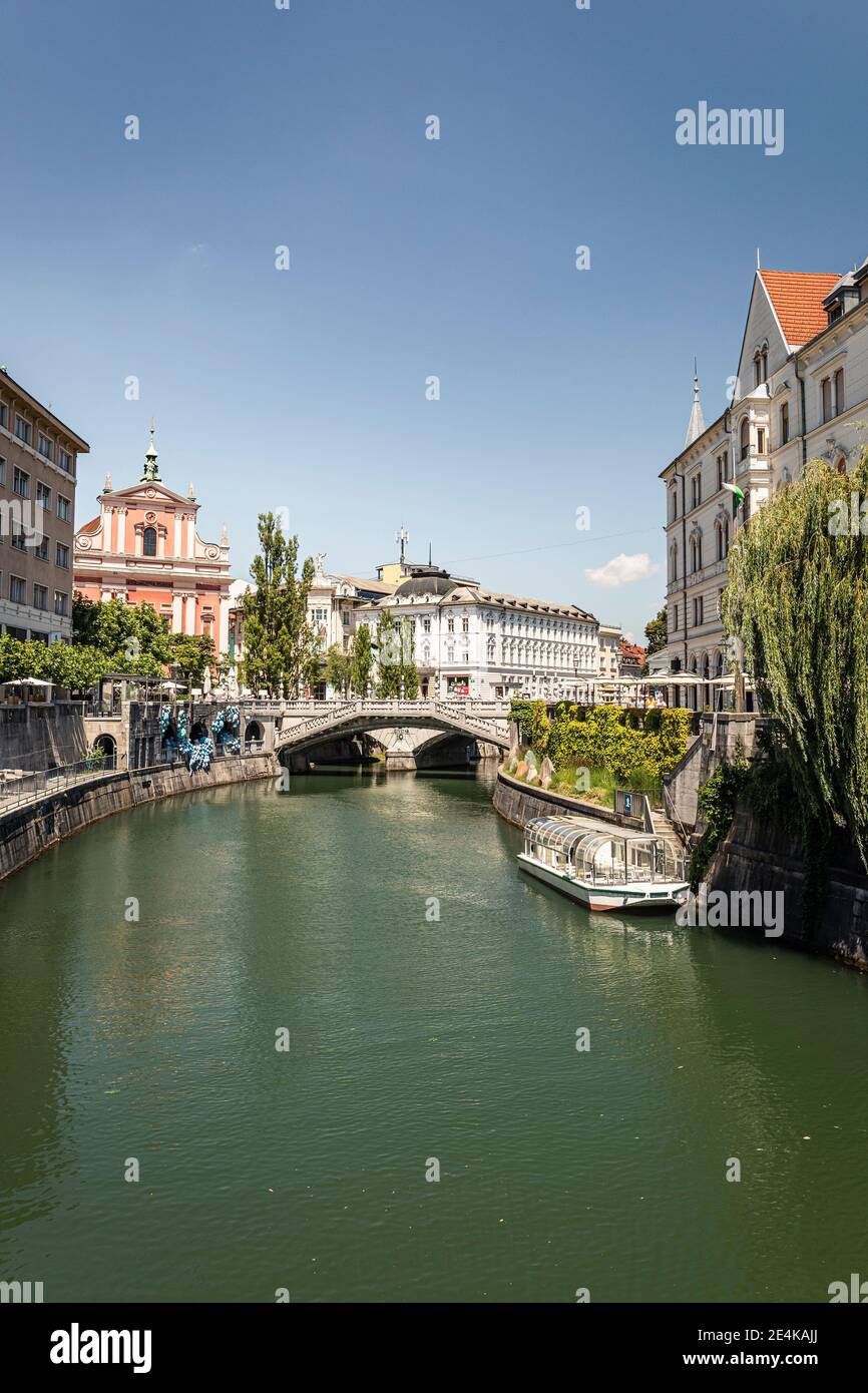 Slovenia, Ljubljana, Old town with Tromostovje (Triple Bridge) over Ljubljanica river Stock Photo