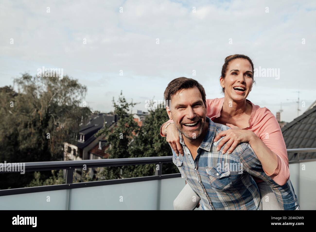 Man carrying woman hi-res stock photography and images - Alamy