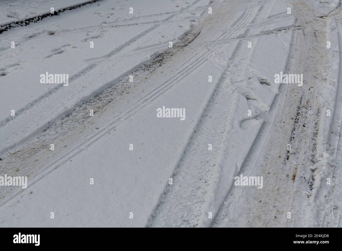 Vehicle tracks snow hires stock photography and images Alamy