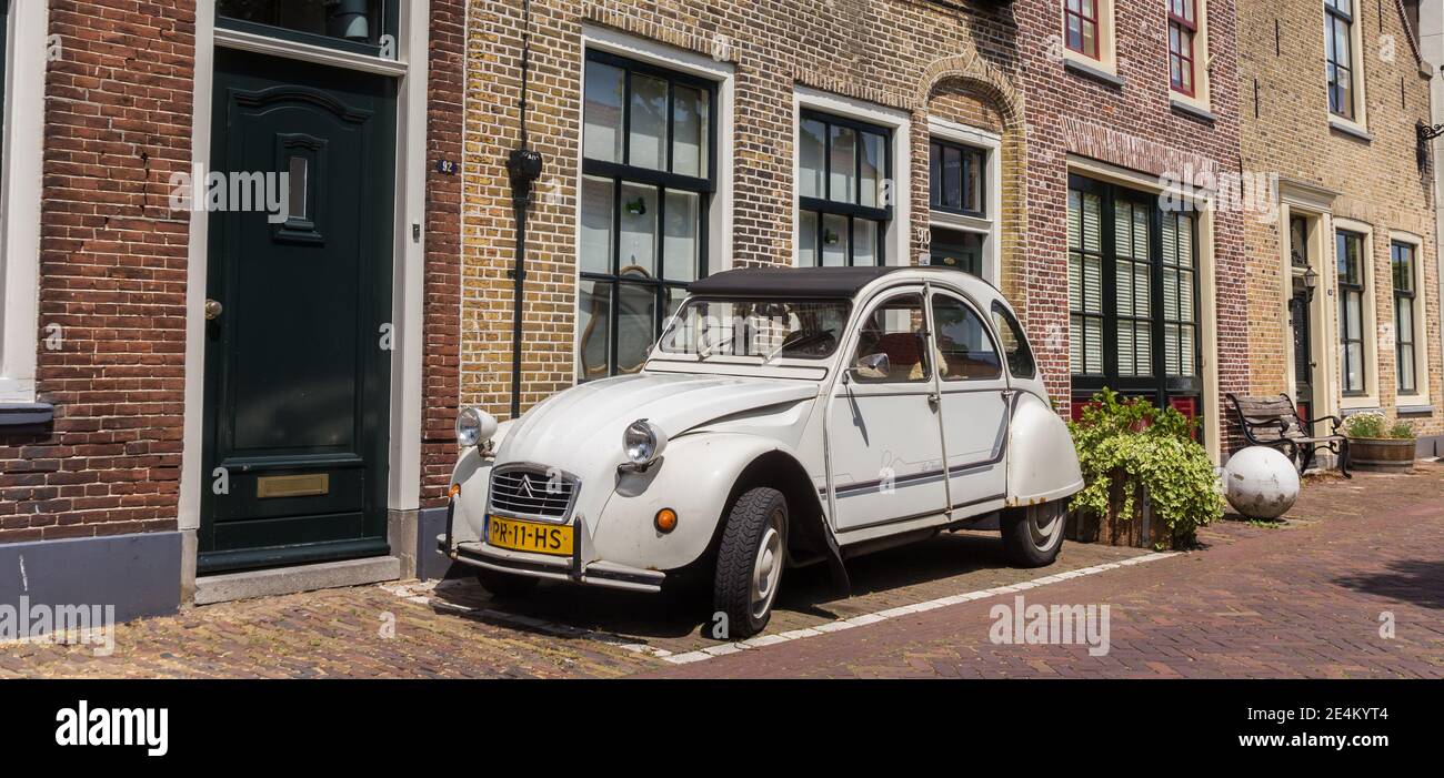 Page 18 Car 2cv High Resolution Stock Photography And Images Alamy