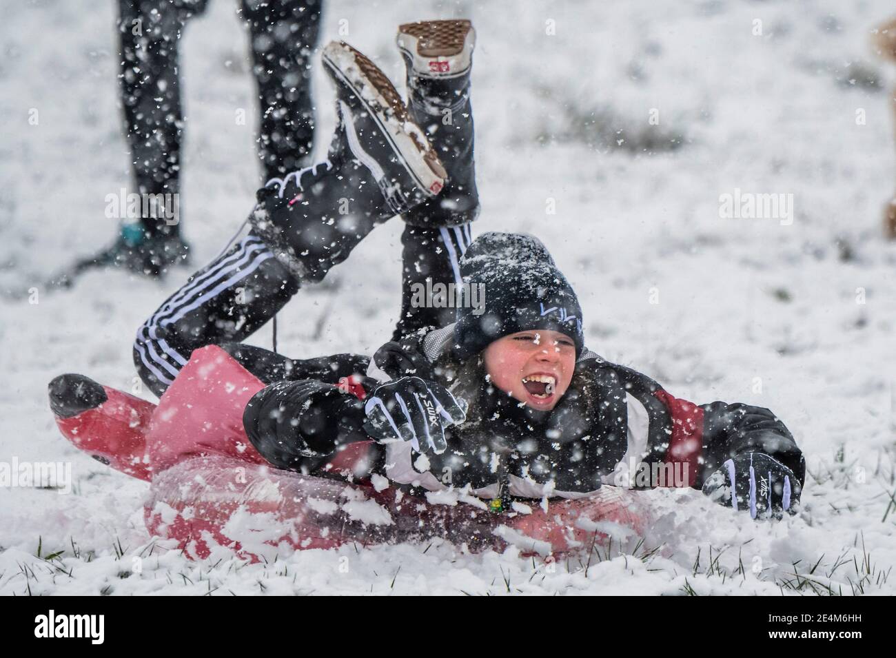 Tobogganing Toboggan Hampstead London Hi res Stock Photography And tobogganing-toboggan-hampstead-london-hi-res-stock-photography-and