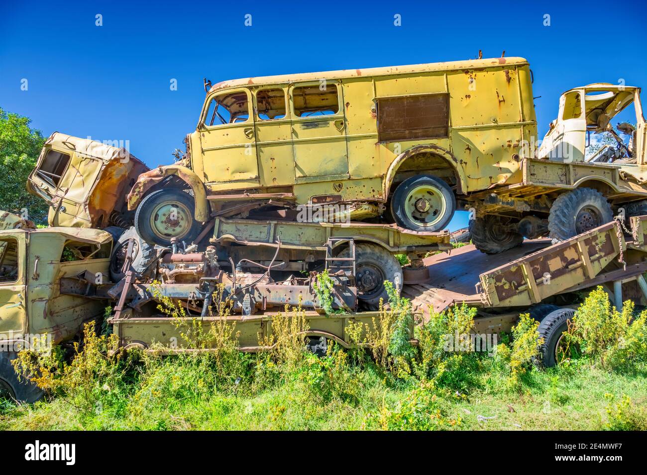 Car stack hi-res stock photography and images - Alamy