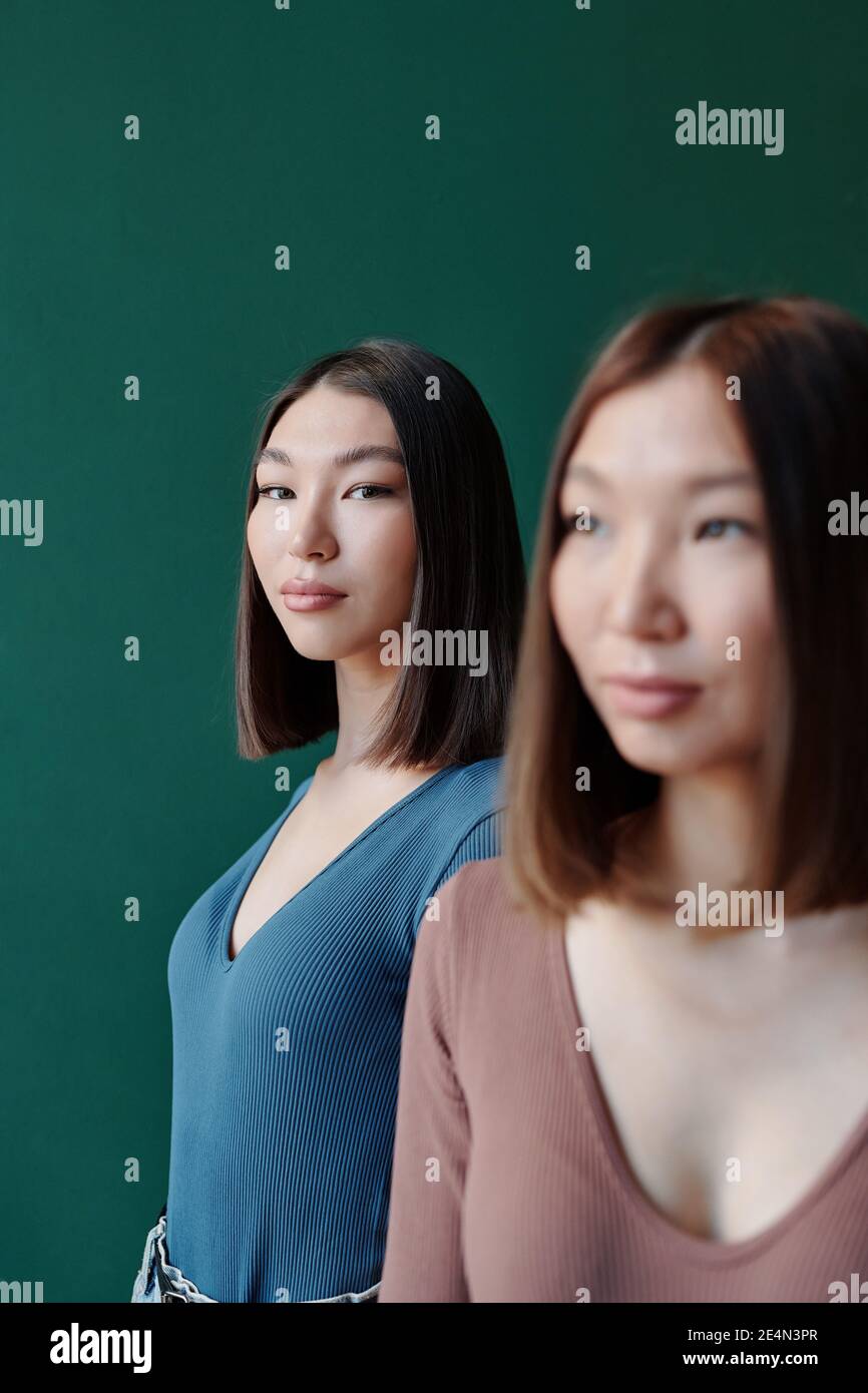 Twin sister japanese hi-res stock photography and images - Alamy