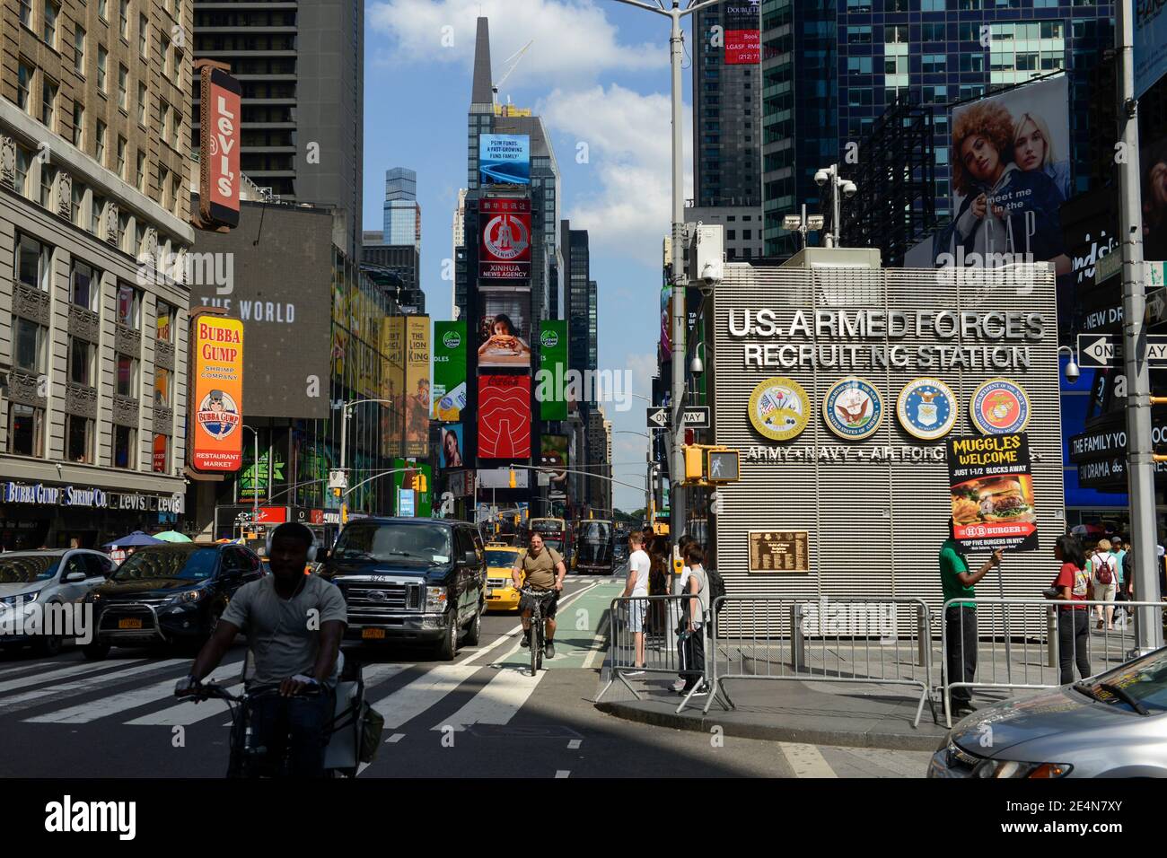 USA, New York City, Manhattan, Broadway and Times Square, recruiting station of US armed forces Stock Photo