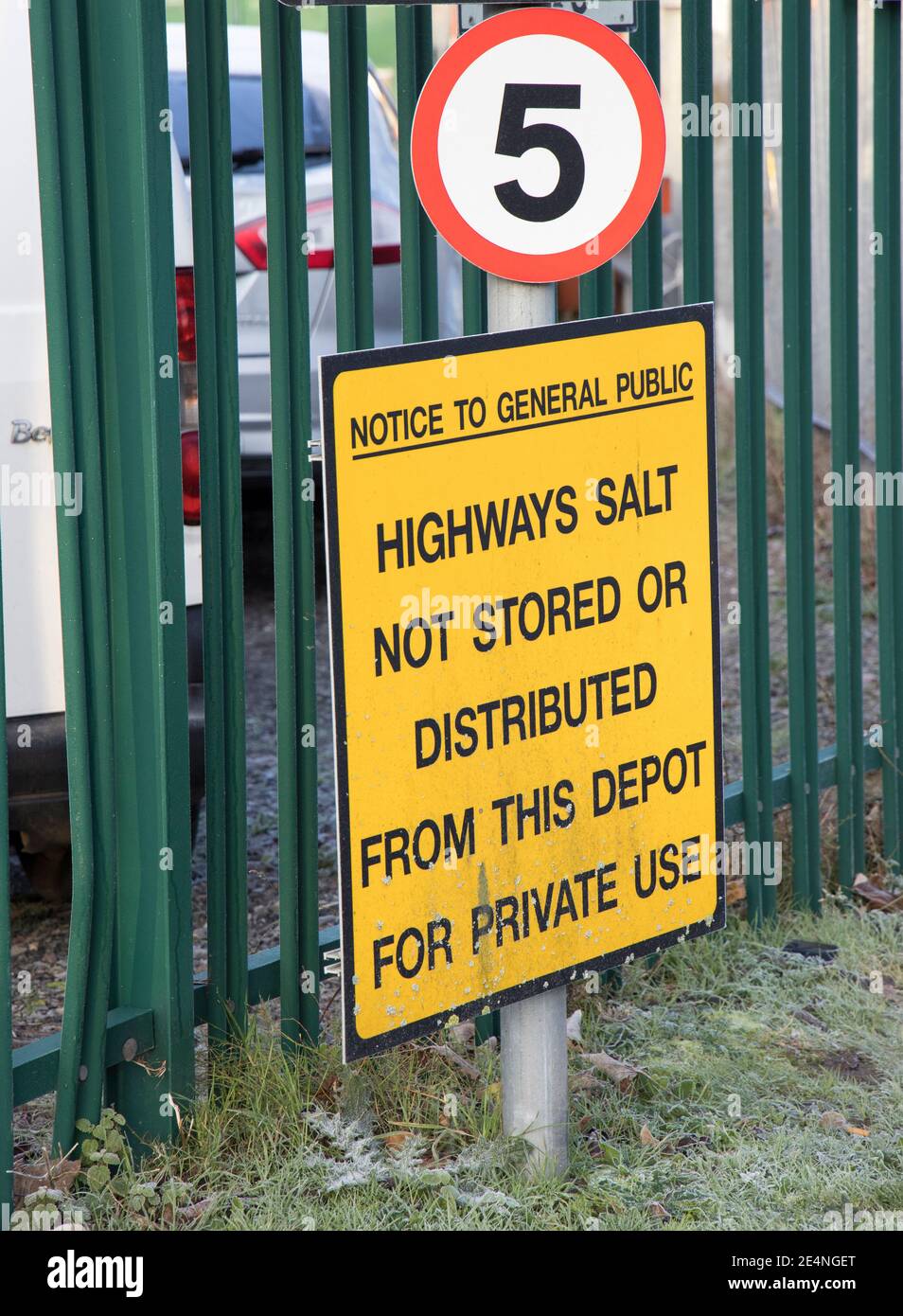 Notice warning public that highways salt is not stored or distributed from depot, Abergavenny, Wales, UK Stock Photo