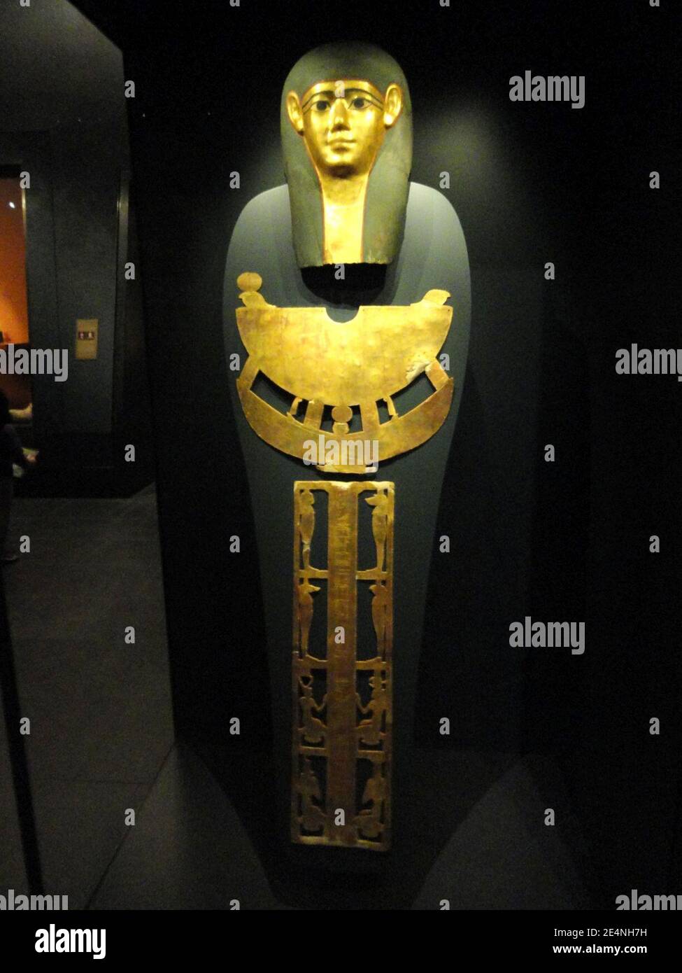 Mummy pectoral hi-res stock photography and images - Alamy