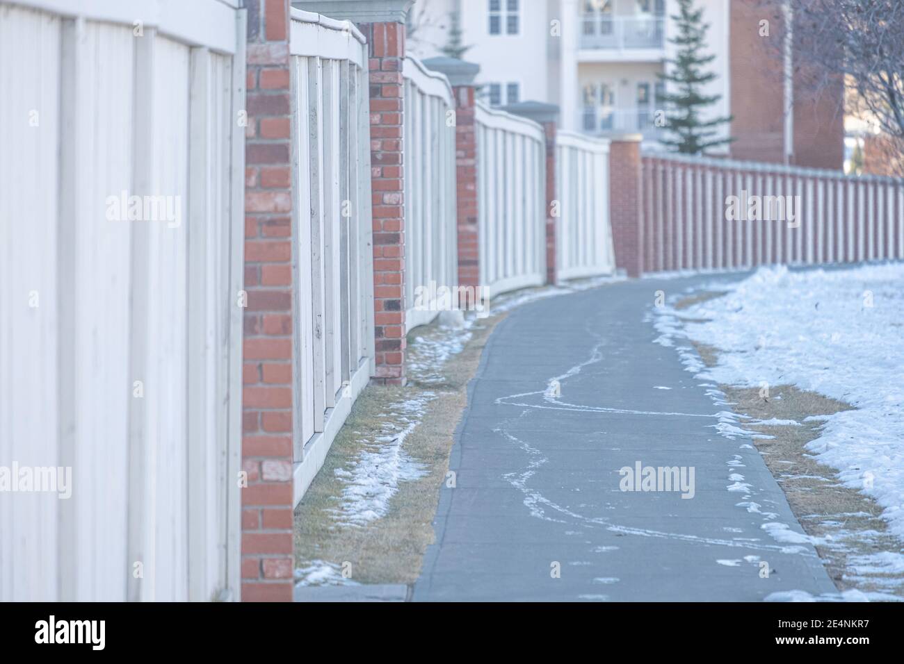 Wood wall beside walkway hi-res stock photography and images - Alamy