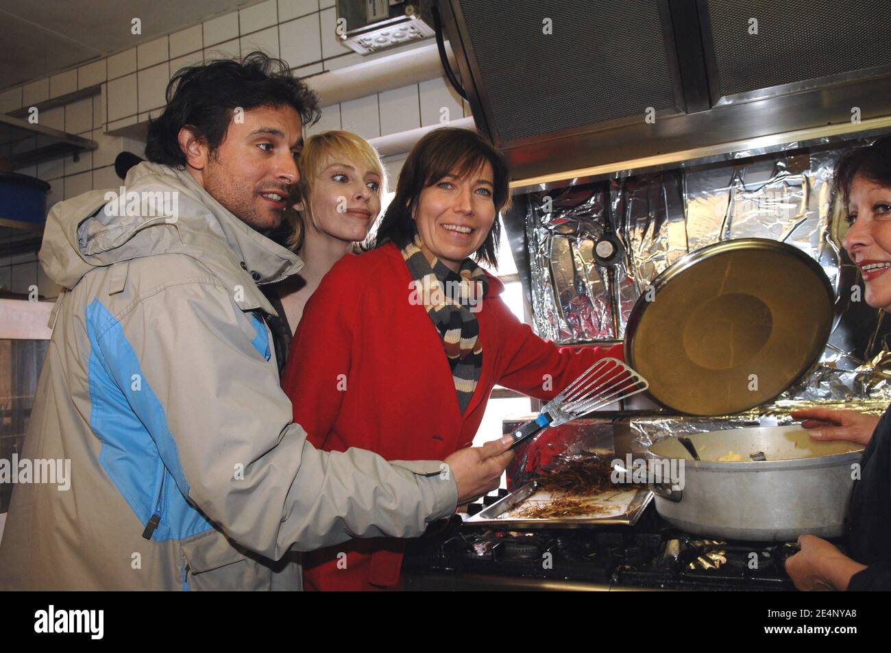 French actors Bruno Salomone, Tonya Kinzinger, Elise Larnicol pose for the  movie 'Fool Moon' during the 11th international Comedy film festival at  l'Alpe d'Huez, France, on January 16, 2008. Photo by Christophe
