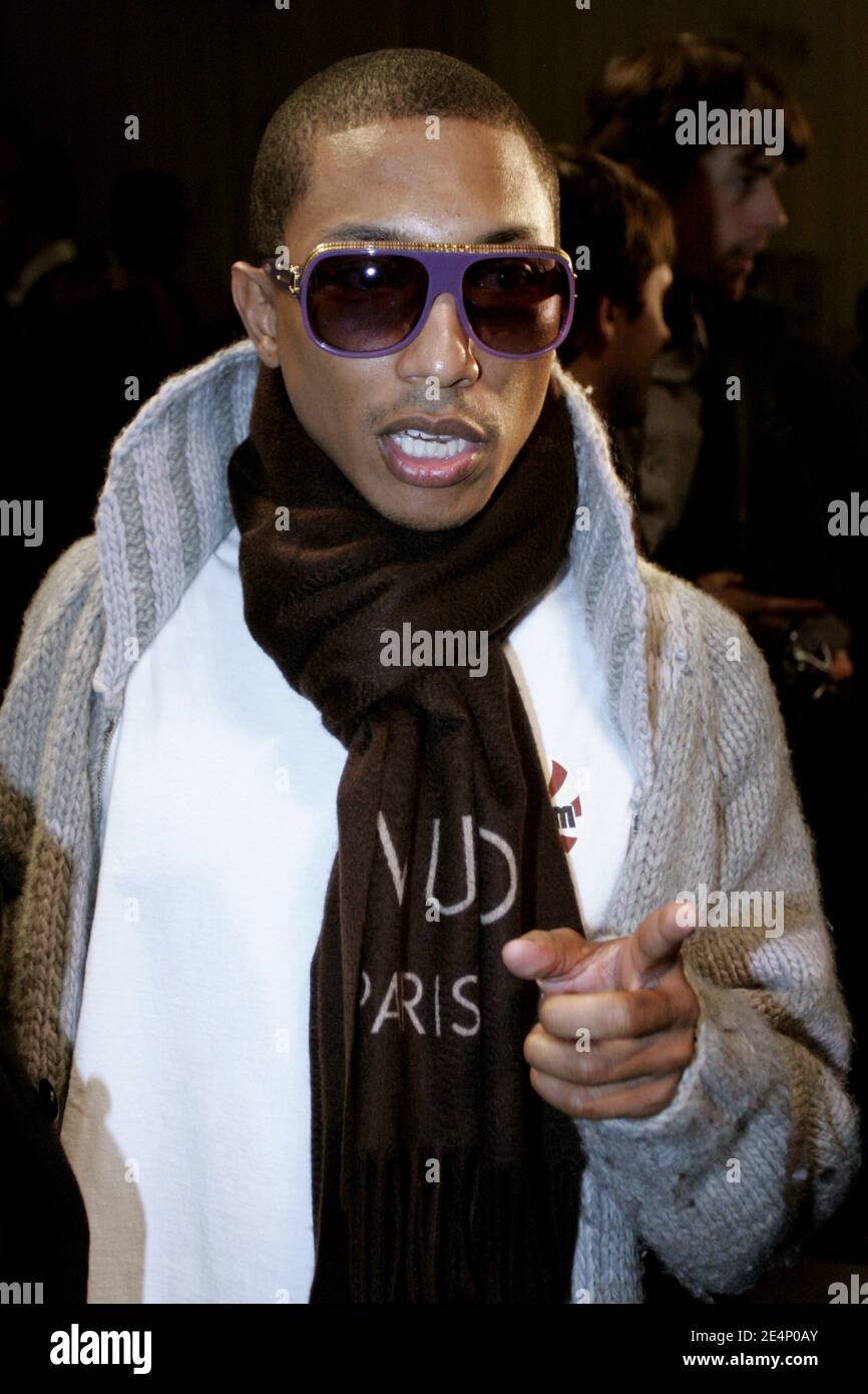 U.S rapper Pharrell Williams attends the Louis Vuitton men's fall-winter  2008-2009 fashion collection presented in Paris, France on January 17, 2008.  Photo by Thibault Camus/ABACAPRESS.COM Stock Photo - Alamy