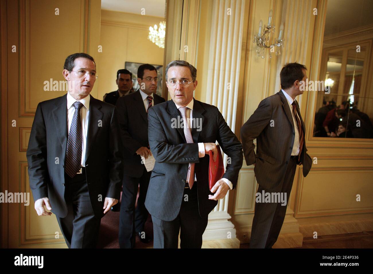 Columbian President Alvaro Uribe holds a press conference at the Latine American House, in Paris, France, on January 21, 2008. Photo by Corentin Fohlen/ABACAPRESS.COM Stock Photo
