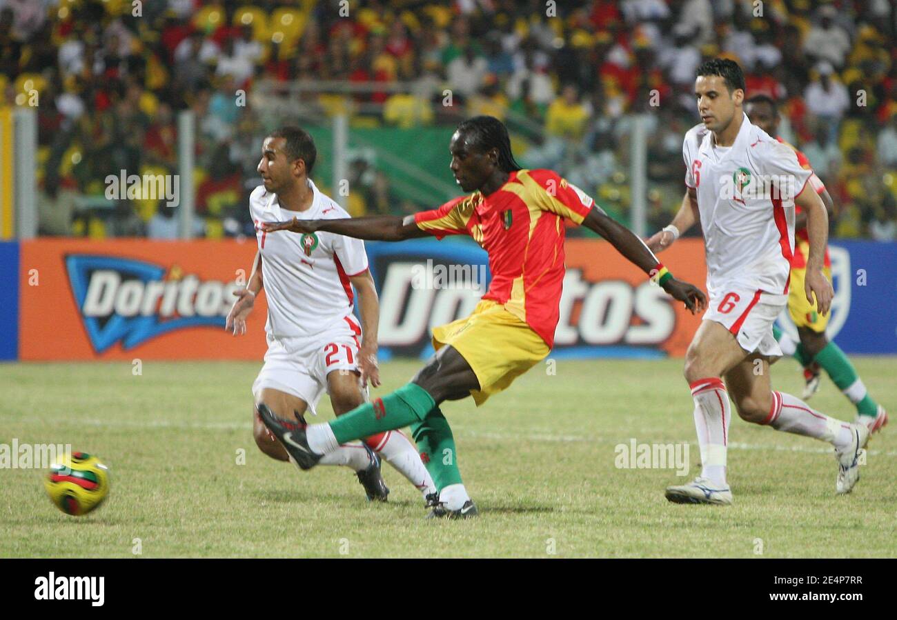 Guinea's Ismael Bangoura takes a free kick during the African Cup of Nations soccer match, Guinea vs Morocco in Accra, Ghana on January 24, 2008. Guinea won the game3-2. Photo by Steeve McMay/Cameleon/ABACAPRESS.COM Stock Photo