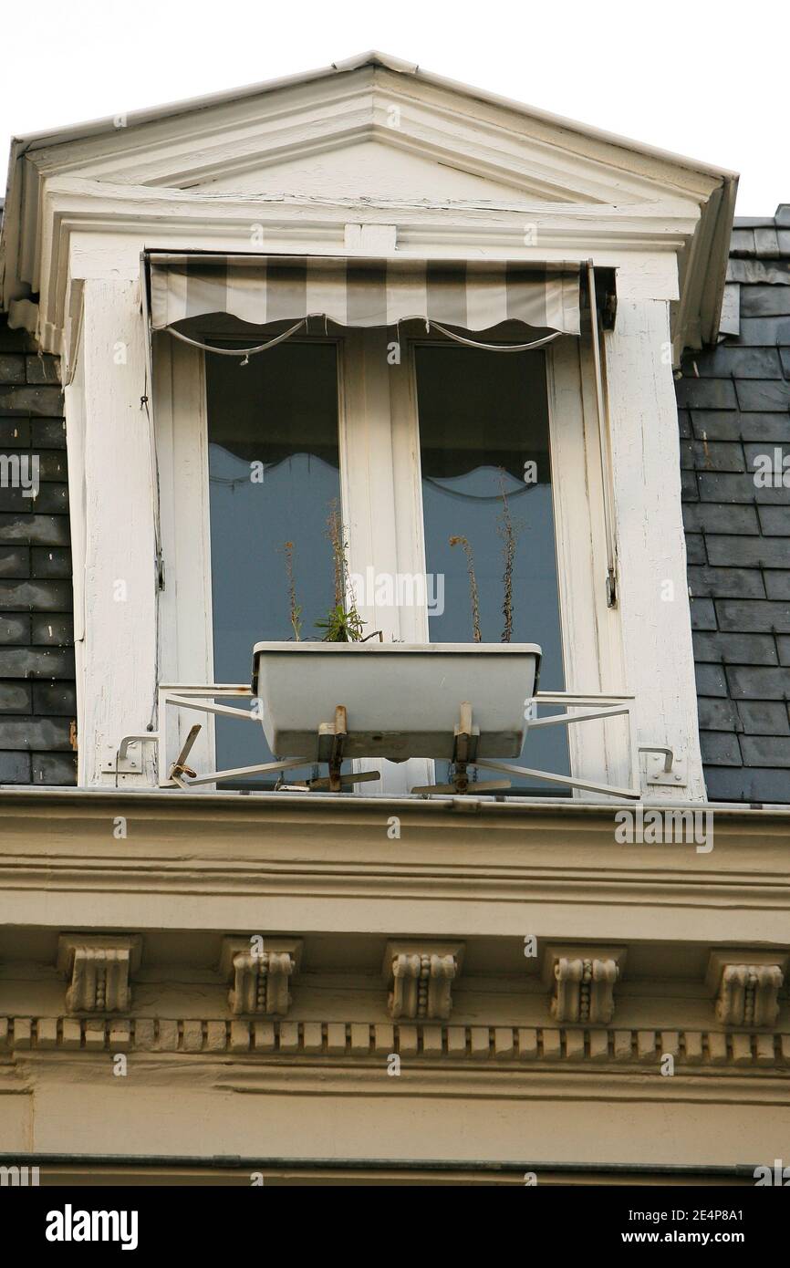 Societe Generale employee Jerome Kerviel's flat in Paris, France on January 25, 2008. The trader at the heart of an alleged 4.9 billion euros ($7.1 billion) fraud at French bank Societe Generale has been identified as Kerviel, on January 24, 2008. Photo by Thierry Orban/ABACAPRESS.COM Stock Photo