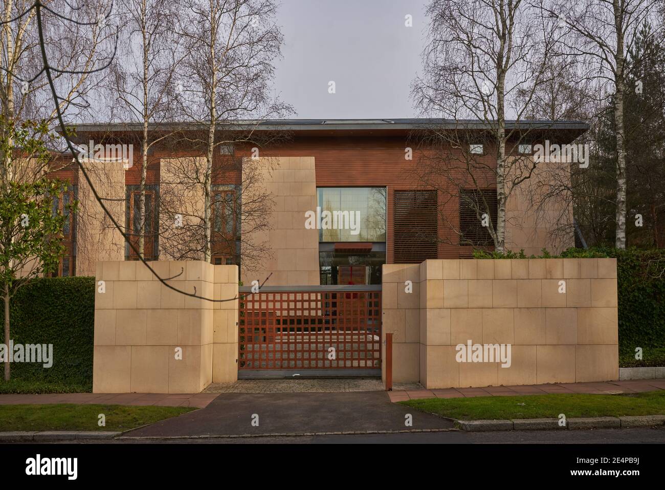 avenue. Millionaire row. Luxury house London Stock Photo Alamy