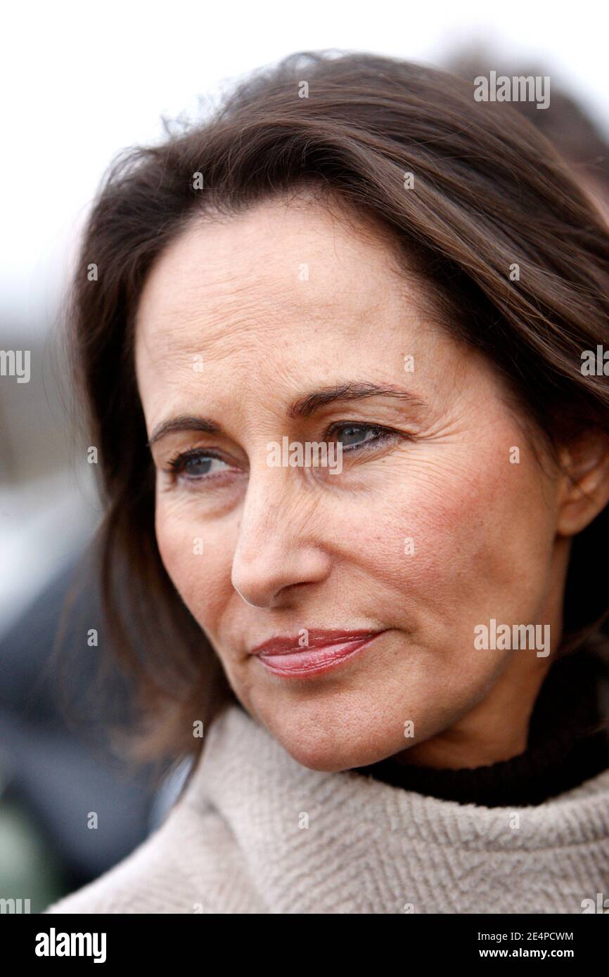 Defeated French Socialist Party Presidential candidate Segolene Royal visits the manufacture of advanced Lithium-Ion batteries for hybrid, plug-in, fuel cell and electric vehicles, in Nersac, France on January 31, 2008. Johnson Controls Saft Advanced Power Solutions announced the official opening of its new lithium-ion automotive battery manufacturing facility in Nersac. Photo by Patrick Bernard/ABACAPRESS.COM Stock Photo