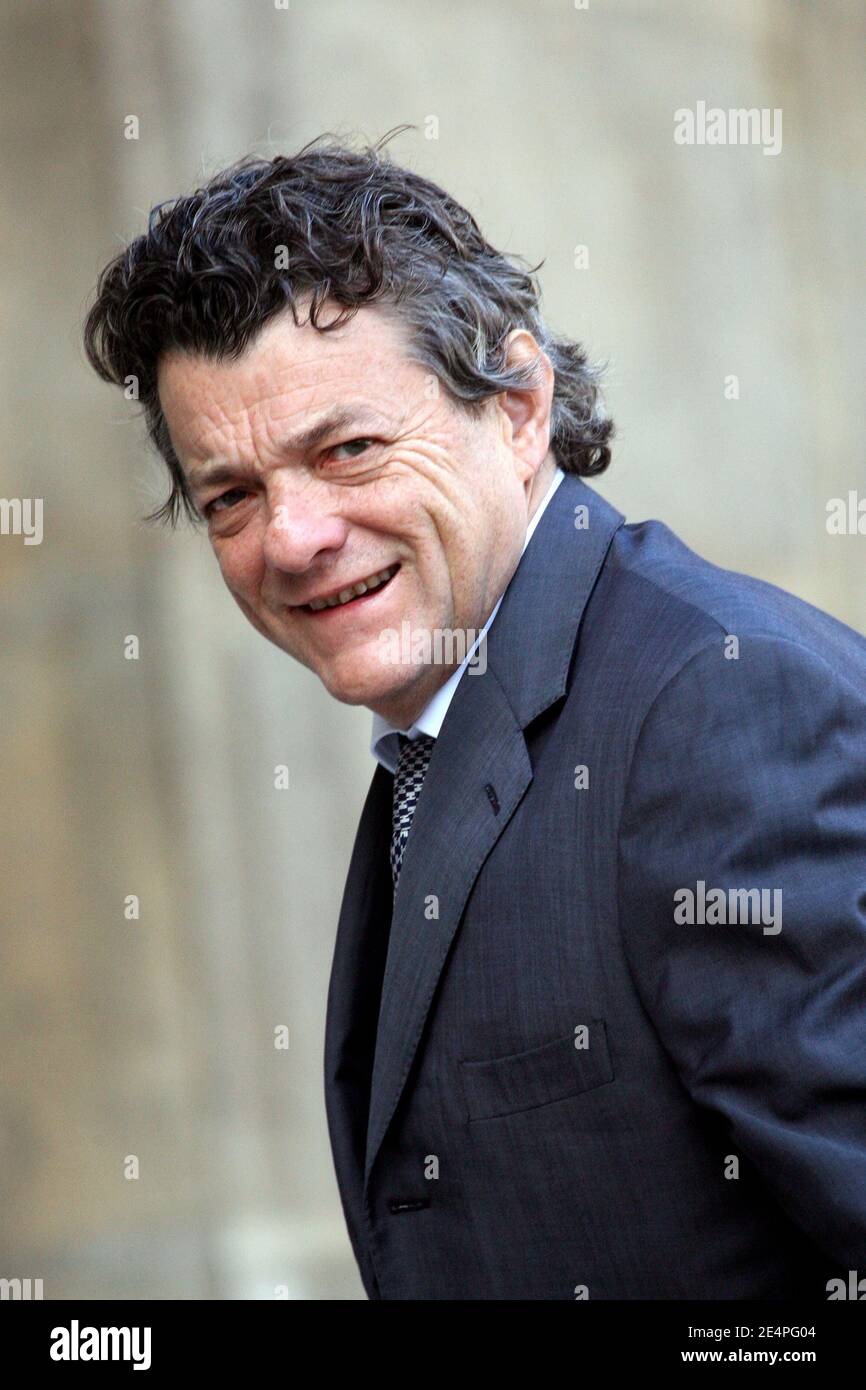 Jean-Louis Borloo arrives to attend the Ministers council held at the Elysee Palace in Paris, France, on February 6, 2008. Photo by Mousse-Taamallah/ABACAPRESS.COM Stock Photo