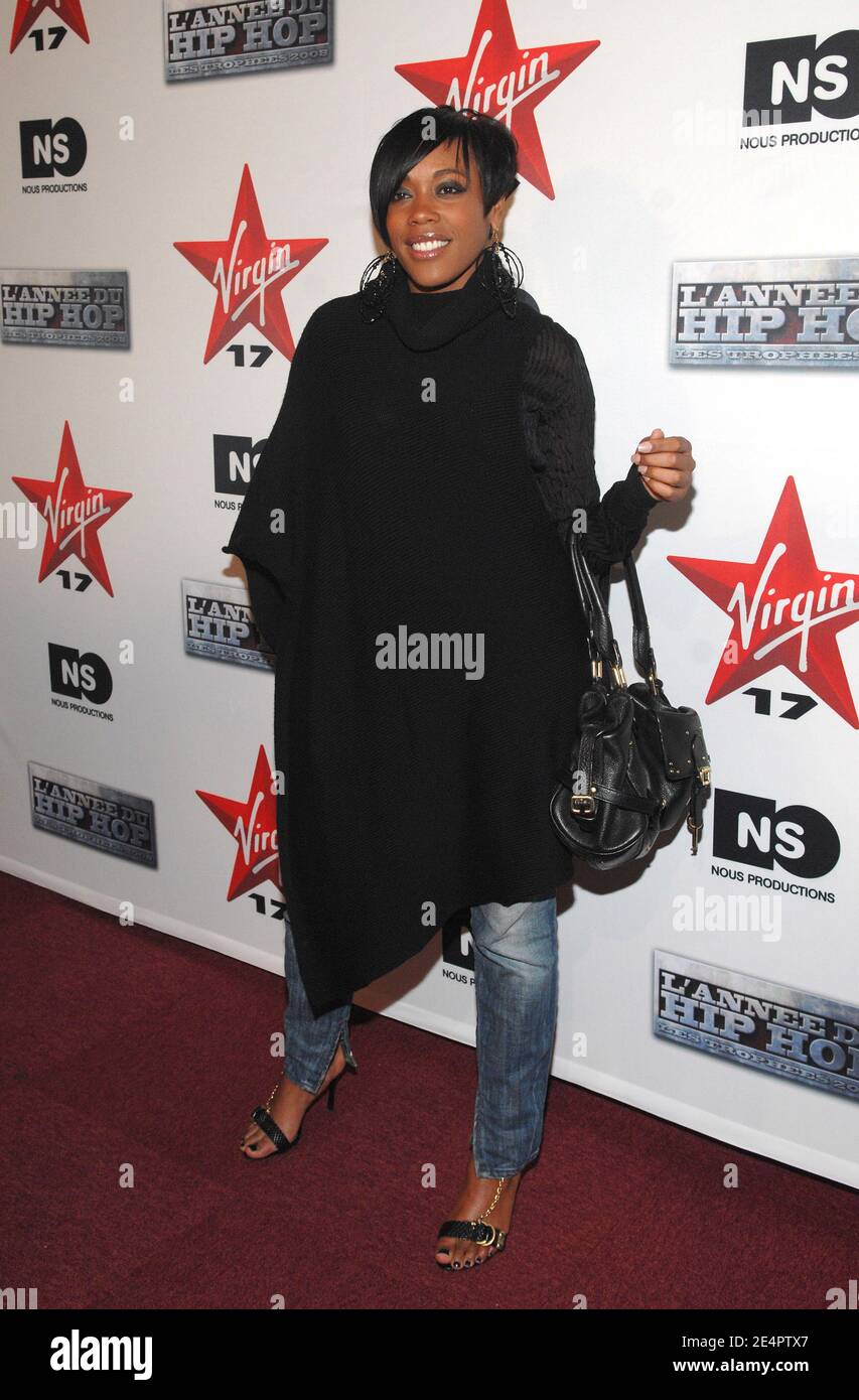 Singer Lynnsha poses for pictures as she arrives to the 'L'Annee du Hip-Hop Les Trophees 2008' hip-hop awards ceremony held at the Olympia concert hall in Paris, France, on February 19, 2008. Photo by Nicolas Khayat/ABACAPRESS.COM Stock Photo