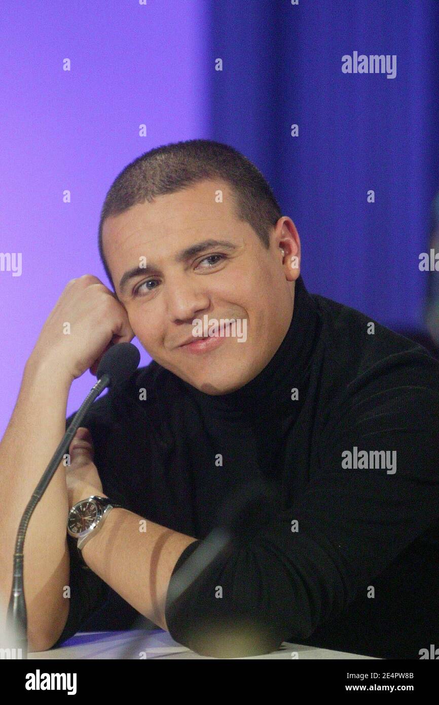 EXCLUSIVE - Faudel attends the taping of a Radio show in Paris, France on February 19, 2008. Photo by Greg Soussan/ABACAPRESS.COM Stock Photo