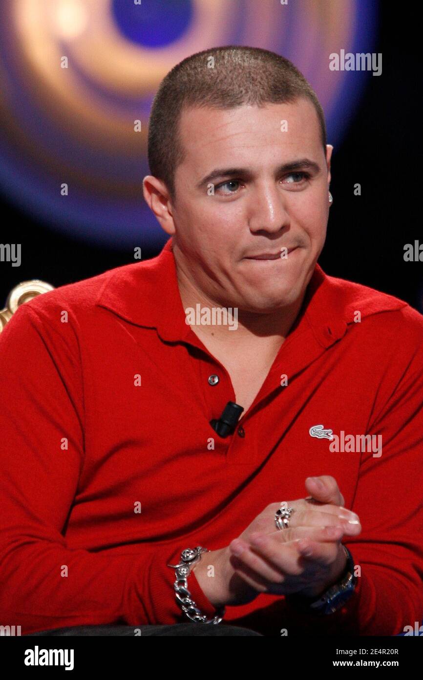EXCLUSIVE - Faudel attends the taping of a TV show in Paris, France on February 25, 2008. Photo by Greg Soussan/ABACAPRESS.COM Stock Photo
